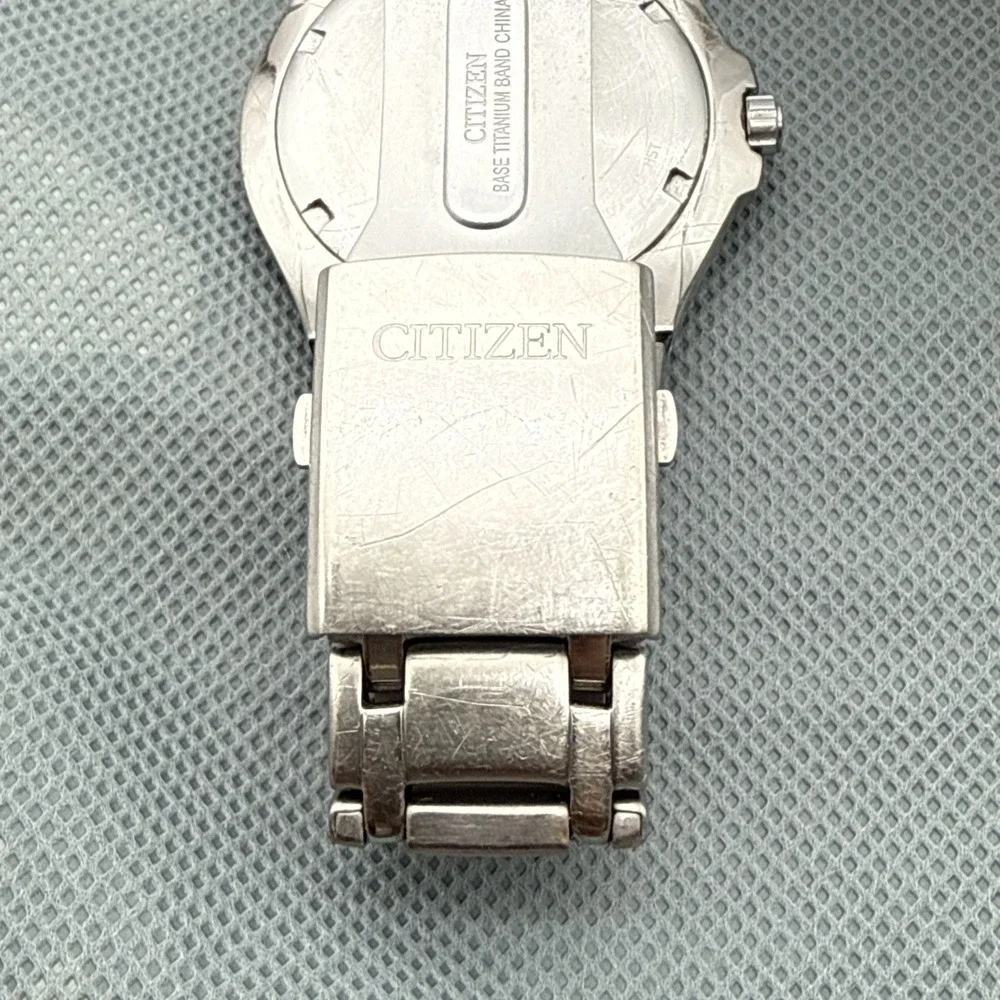 Citizen Eco-Drive Titanium E111 Solar Men's Japan Watch New Orig Battery Cell